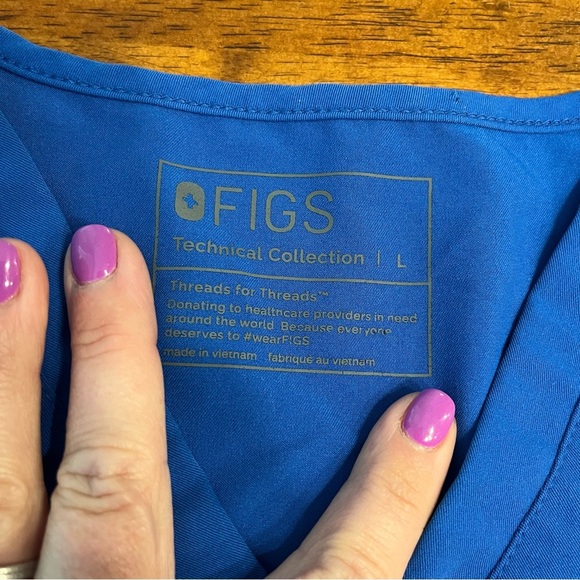 Figs Technical Collection Royal Blue Scrub Top size large PO# 2444 - Picture 4 of 8